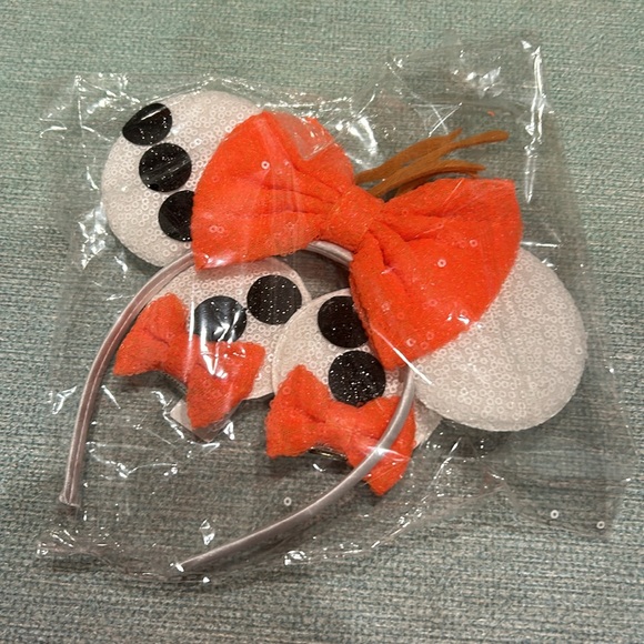 NEW! Minnie Olaf Ears and Hair Accessory Bundle - Picture 2 of 5
